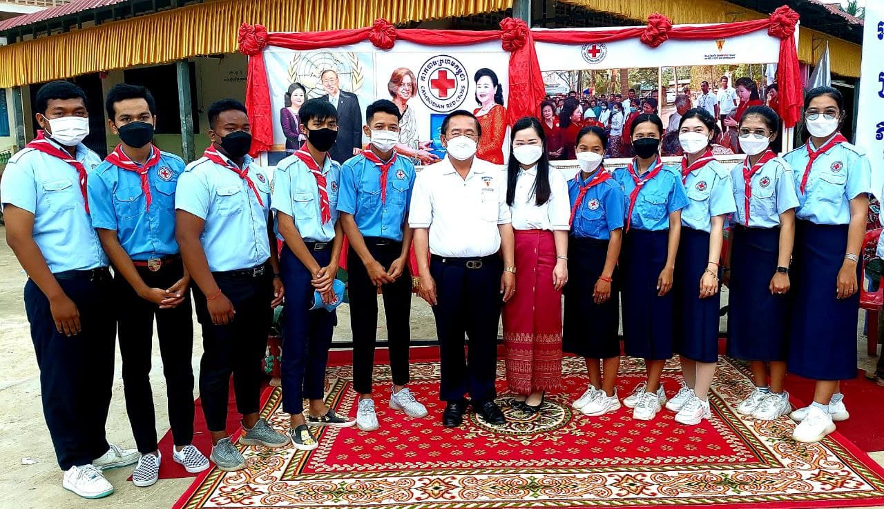 អភិបាលខេត្តបាត់ដំបង ជាប្រធានគណៈកម្មាធិការសាខាកាកបាទក្រហមខេត្ត បានប្រកាសពីការរកឃើញ នៃ អ្នកឆ្លងជំងឺអេដស៍ថ្មី ជាង១០នាក់ នៅក្នុងខេត្តបាត់ដំបង (មានវីដេអូ)