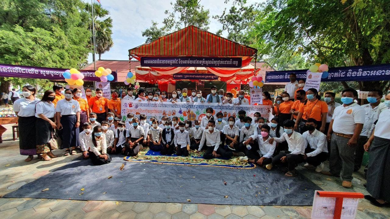 ពិធីប្រារព្ធទិវាពិភពលោកលាងសម្អាតដៃ និងទិវាអនាម័យនៅតាមគ្រឹះស្ថានសិក្សា ក្រោមប្រធានបទ «អនាគតយើងស្ថិតនៅលើដៃយើង សូមចូលរួមលាងសម្អាតដៃទាំងអស់គ្នាជាមួយការរស់នៅតាមបែបគន្លងជីវិតថ្មី»