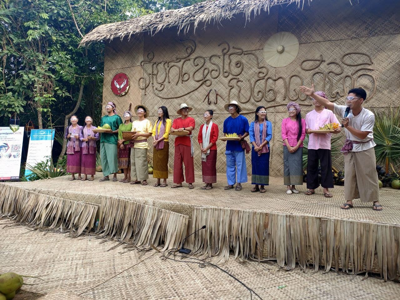 នៅឃុំពោធិ៍ ស្រុកកំពង់លែង មានរៀបចំកម្មវិធីប្រឡងដាល់អំបុកដើម្បីថែរក្សាប្រពៃណីជាតិខ្មែរយើង