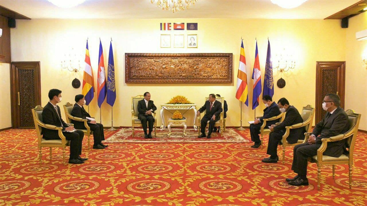 សម្តេចប្រធានព្រឹទ្ធសភា អនុញ្ញាតឱ្យឯកអគ្គរដ្ឋទូតឡាវ ចូលជួបសម្តែងការគួរសម និងជម្រាបលា