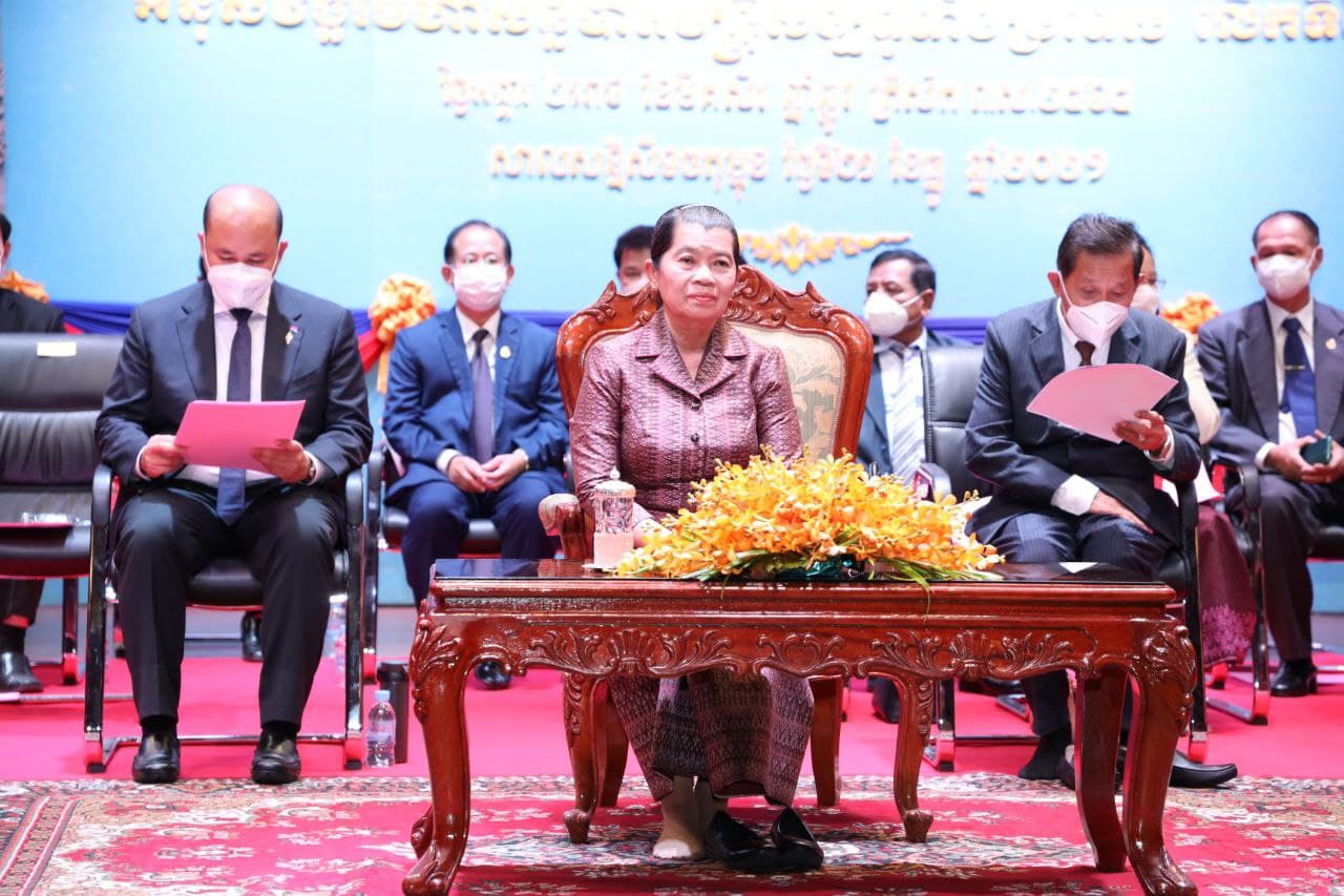 លោកជំទាវកិត្តិសង្គហបណ្ឌិត ម៉ែន សំអន តំណាងសម្តេចតេជោ អញ្ជើញបិទអនុសំវច្ឆរមហាសន្និបាតមន្រ្តីសង្ឃទូទាំងប្រទេស លើកទី ២៩