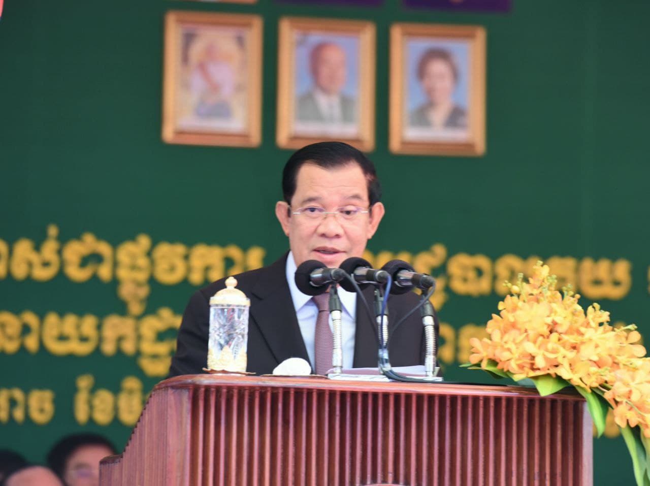 សម្តេចតេជោ ហ៊ុន សែន៖ បរទេសខ្លះមិនចូលចិត្តខ្ញុំ ដោយសារខ្ញុំក្បាលរឹង មិនព្រមលក់គយ ដែលជាសេវាអធិបតេយ្យ