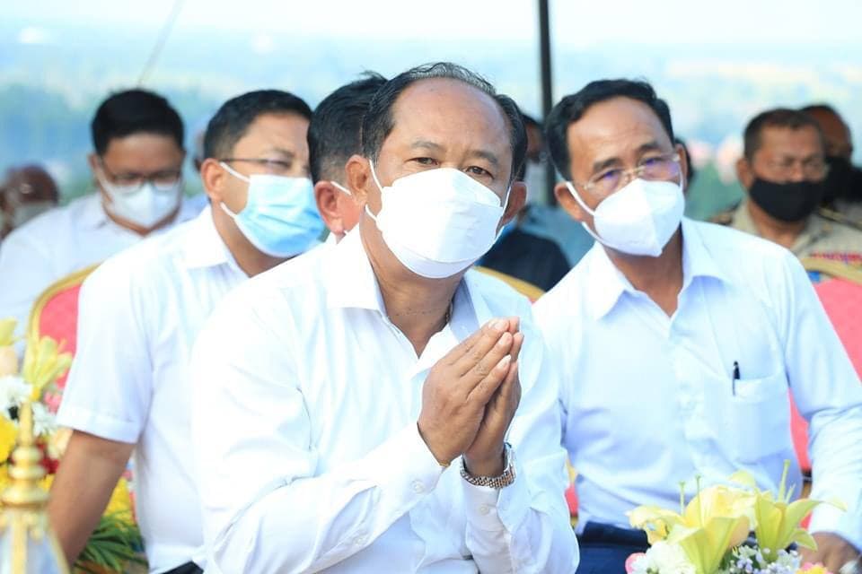 រដ្ឋបាលខេត្តបន្ទាយមានជ័យ  បានរៀបចំពិធីបញ្ចុះបឋមសិលាសាងសង់  ទីតាំងតម្កល់ព្រះពុទ្ធរូប  ដែលមានកម្ពស់  ៣,៥ម៉ែត្រ  នៅ ទីឈាប្បនដ្ឋាន  បូជាសព  អ្នកកេីតកូវីដ-១៩