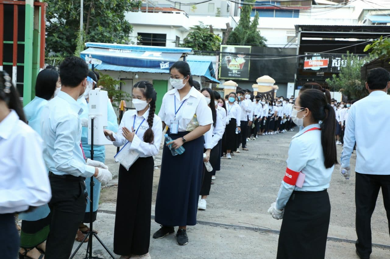 ព្រឹកនេះការប្រឡងបាក់ឌុបបានចាប់ផ្តើមរលូនល្អ ឯបេក្ខជនក៏ត្រូវបានការពារវិធានការខ្ពស់ពីជំងឺកូវីដ១៩
