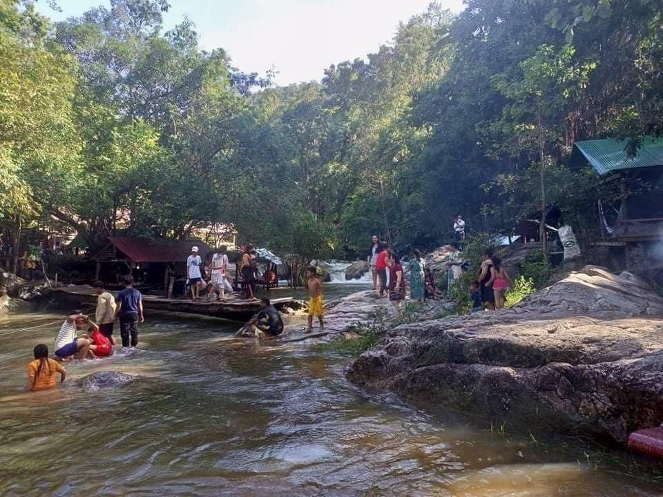 ឯកឧត្ដមរដ្ឋមន្ត្រីទេសចរណ៍ ថោង ខុន៖ ពីរថ្ងៃចុងសប្តាហ៍ ភ្ញៀវទេសចរផ្ទៃក្នុងជាង២៥ម៉ឺននាក់ បានចេញដើរកម្សាន្ត កើនឡើងជិត ២៥% !