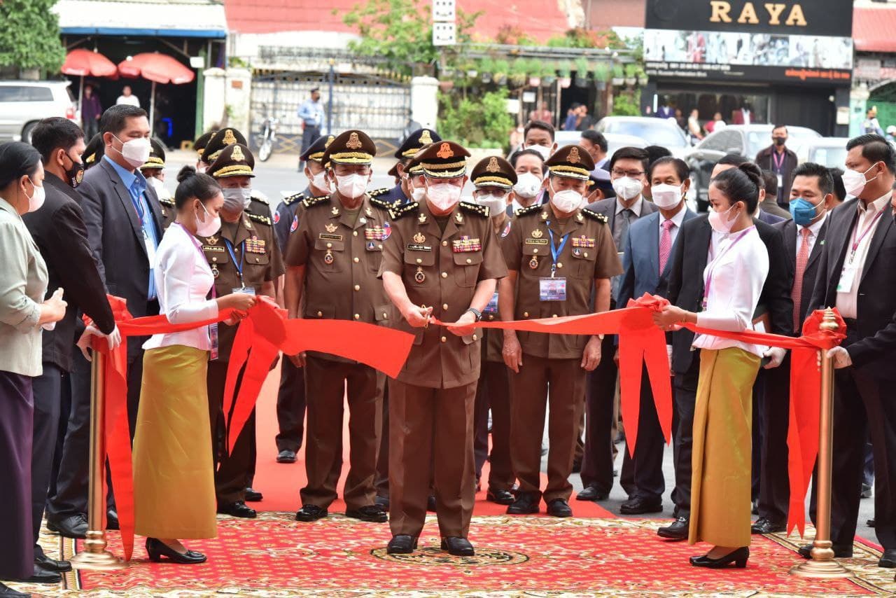 សម្តេចតេជោ ហ៊ុន សែន អញ្ជើញសម្ពោធដាក់ឲ្យប្រើប្រាស់ជាផ្លូវការ អគាររដ្ឋបាល និងសាលប្រជុំទីស្តីការក្រសួងការពាជាតិ