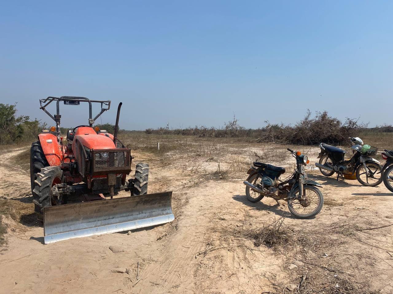 ចាប់ខ្លួនមនុស្ស៣នាក់ ពាក់ព័ន្ធសកម្មភាពលួចឈូសឆាយដីព្រៃលិច ទឹក តំបន់៣ នៅស្រុកក្រគរ ខេត្តពោធិ៍សាត់