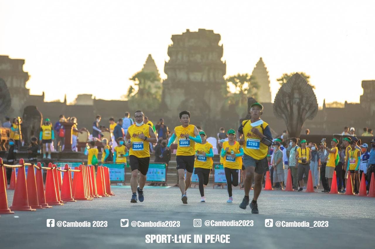 ២៣០០នាក់ចូលរួមរត់ប្រណាំងពាក់កណ្តាលម៉ារ៉ាតុងអង្គរ លើកទី២៦