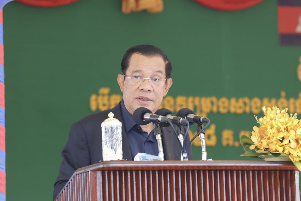 សម្តេចតេជោ៖ ចៅហ្វាយខេត្តណាគប់គិតជាមួយក្រុមហ៊ុនឯកជន ឱ្យគេធ្វើហើយជំពាក់លុយគេ ដោយមិនបានឱ្យរាជរដ្ឋាភិបាលដឹង គឺត្រូវចេញលុយសងខ្លួនឯង