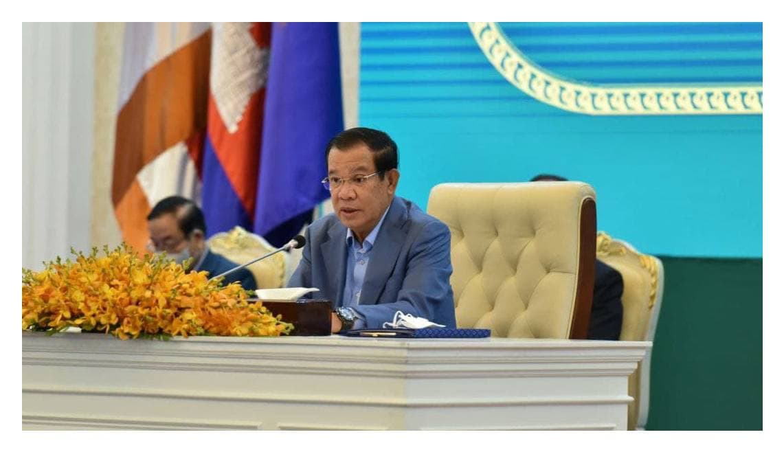 សម្តេចតេជោ ហ៊ុន សែន អំពាវនាវឱ្យបញ្ឈប់ទង្វើអសីលធម៌របស់គូស្រករមួយចំនួន ដែលឈ្លោះហែកកេរ្តិ៍គ្នាលើបណ្តាញសង្គមក្រោយការចែកផ្លូវគ្នា