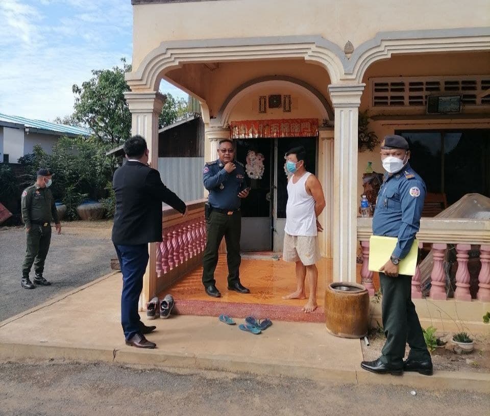 តុលាការខេត្តព្រះវិហារ សម្រេចឃុំខ្លួនបុរសជាប់ចោទជាស្វាមី ស្ត្រីមេតុងទីនម្នាក់ សង្ស័យស្លាប់ក្នុងអំពើឃាតកម្ម កាលពីជិត១ឆ្នាំមុន នៅក្នុងក្រុងព្រះវិហារ