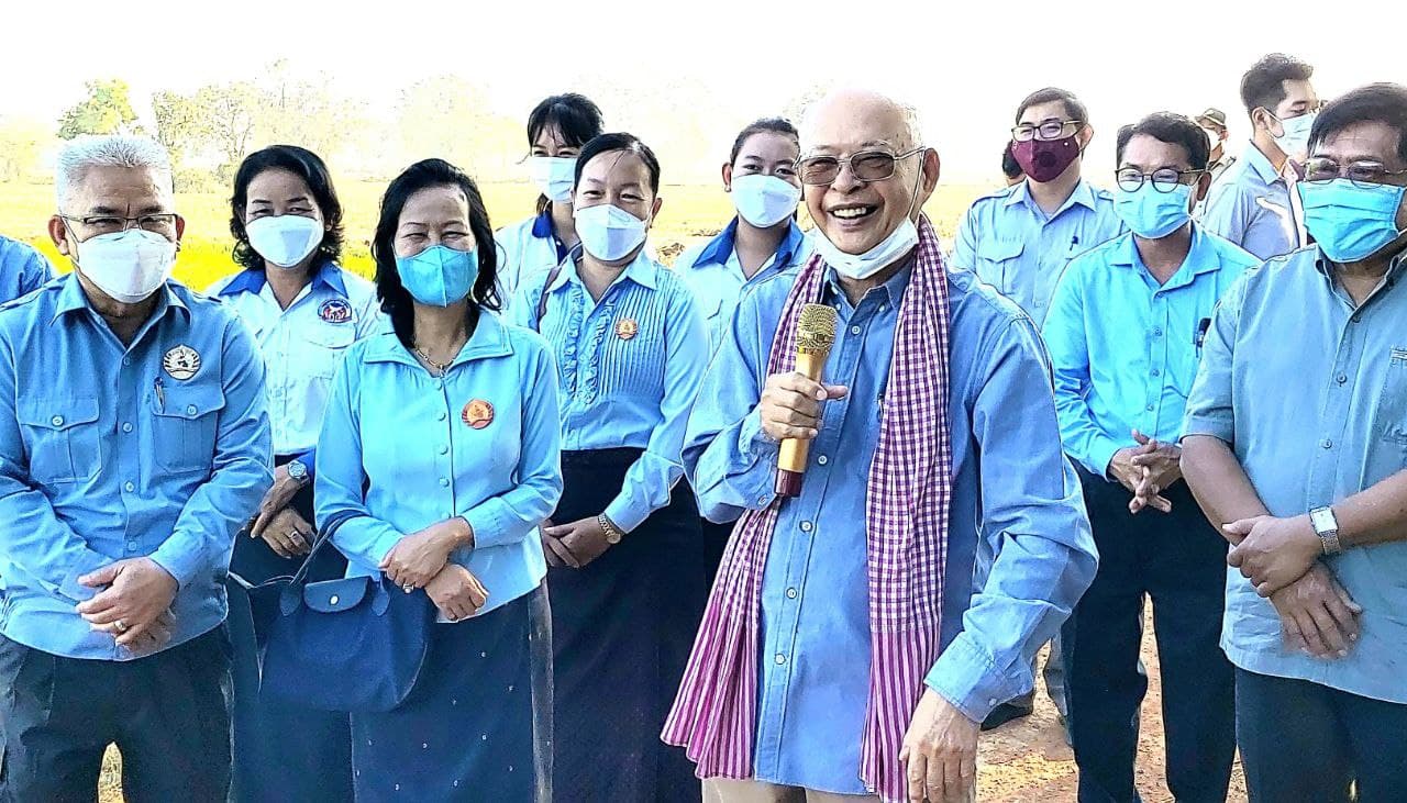 ឯកឧត្តម ងិន ឃន ប្រធានគ្រុមការងារគណៈពង្រឹងបក្សមូលដ្ឋានក្រុងបាត់ដំបង អំពាវនាវជម្រុញឲ្យក្រុមប្រឹក្សា ចៅសង្កាត់អណត្តិថ្មីខាងមុខ ត្រូវបន្តយកចិត្តទុកដាក់ក្នុងការអភិវឌ្ឍន៍ផ្លូវនៅក្នុងមូលដ្ឋានខ្លួនឲ្យប្រសើរថែមទៀត