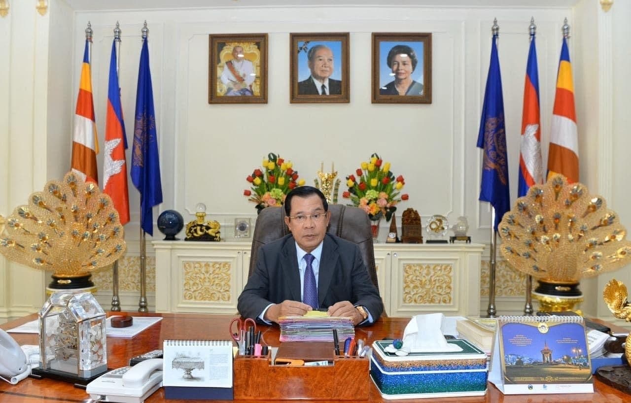 ប្រមុខរាជរដ្ឋាភិបាលកម្ពុជា ចេញសារាចរស្តីពីការជំរុញការចាក់វ៉ាក់សាំង កូវីដ-១៩ និងការពង្រឹងការអនុវត្តវិធានការសុវត្ថិភាពផ្នែកសុខាភិបាល ដើម្បីប្រយុទ្ធ និងទប់ស្កាត់ការឆ្លងរាលដាលមេរោគបំប្លែងថ្មី អូមីក្រុង