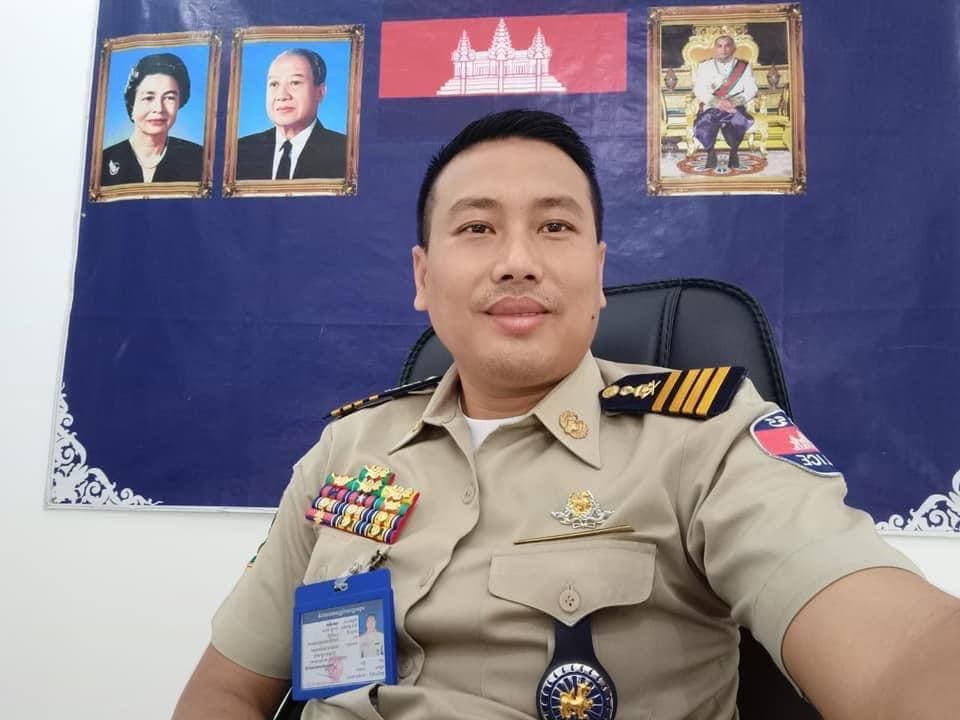 សម្តេច ស ខេង ដកហូតមុខតំណែងវរសេនីយ៍ត្រី ហួត សីហា ពីនាយប៉ុស្តិ៍នគរបាលរដ្ឋបាលសំរោងធំ មកជាមន្ត្រី និងបន្ថយស័ក្តិ១ថ្នាក់ ព្រោះល្មើសវិន័យកងកម្លាំងនគរបាលជាតិ