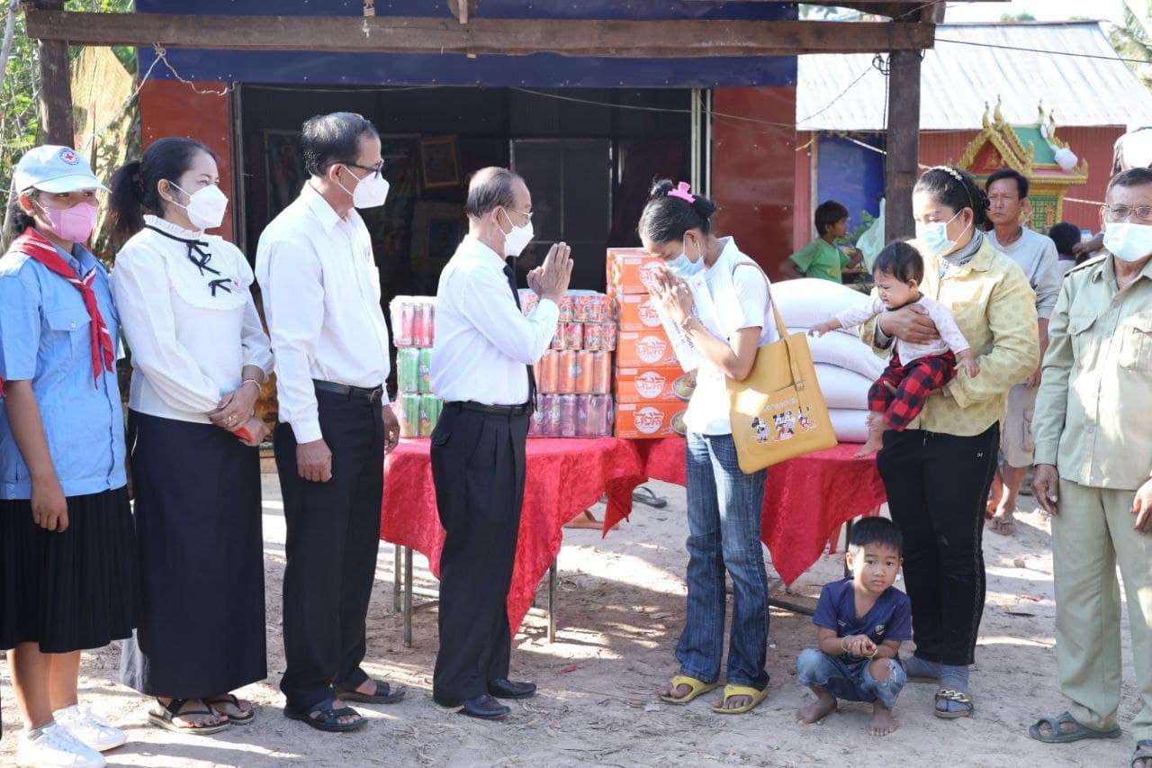 កាកបាទក្រហមកម្ពុជា ចូលរួមរំលែកទុក្ខជាមួយគ្រួសារសពលោក ស៊ុន វង់ ដែលបានស្លាប់ដោយសារផ្ទុះគ្រាប់មីននៅស្រុកជាំក្សាន្តខេត្តព្រះវិហារ