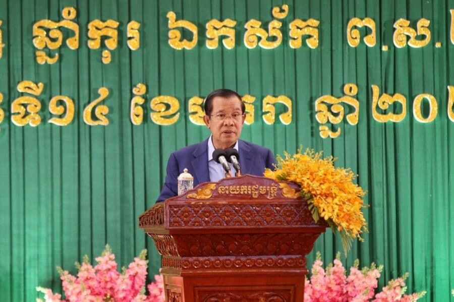 សម្ដេចតេជោ ណែនាំឲ្យអ្នកព័ត៌មានបញ្ចេញព័ត៌មានពិត មិនក្លែងបន្លំ និងបំផ្លាញ ចោលពួកឱកាសនិយម ជ្រកក្រោមស្លាកសារព័ត៌មាន