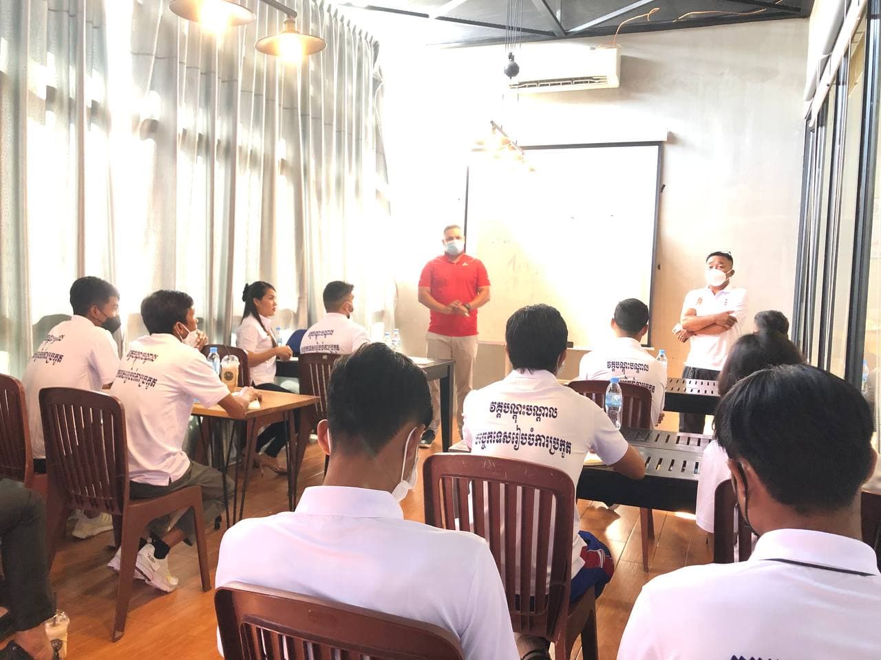 មន្រ្តីបច្ចេកទេសសហព័ន្ធកីឡាវាយកូនបាល់២០រូប ទទួលបានការបណ្តុះបណ្តាលវគ្គមន្រ្តីបច្ចេកទេសរៀបចំការប្រកួតទាំងថ្នាក់ជាតិនិងអន្តរជាតិ