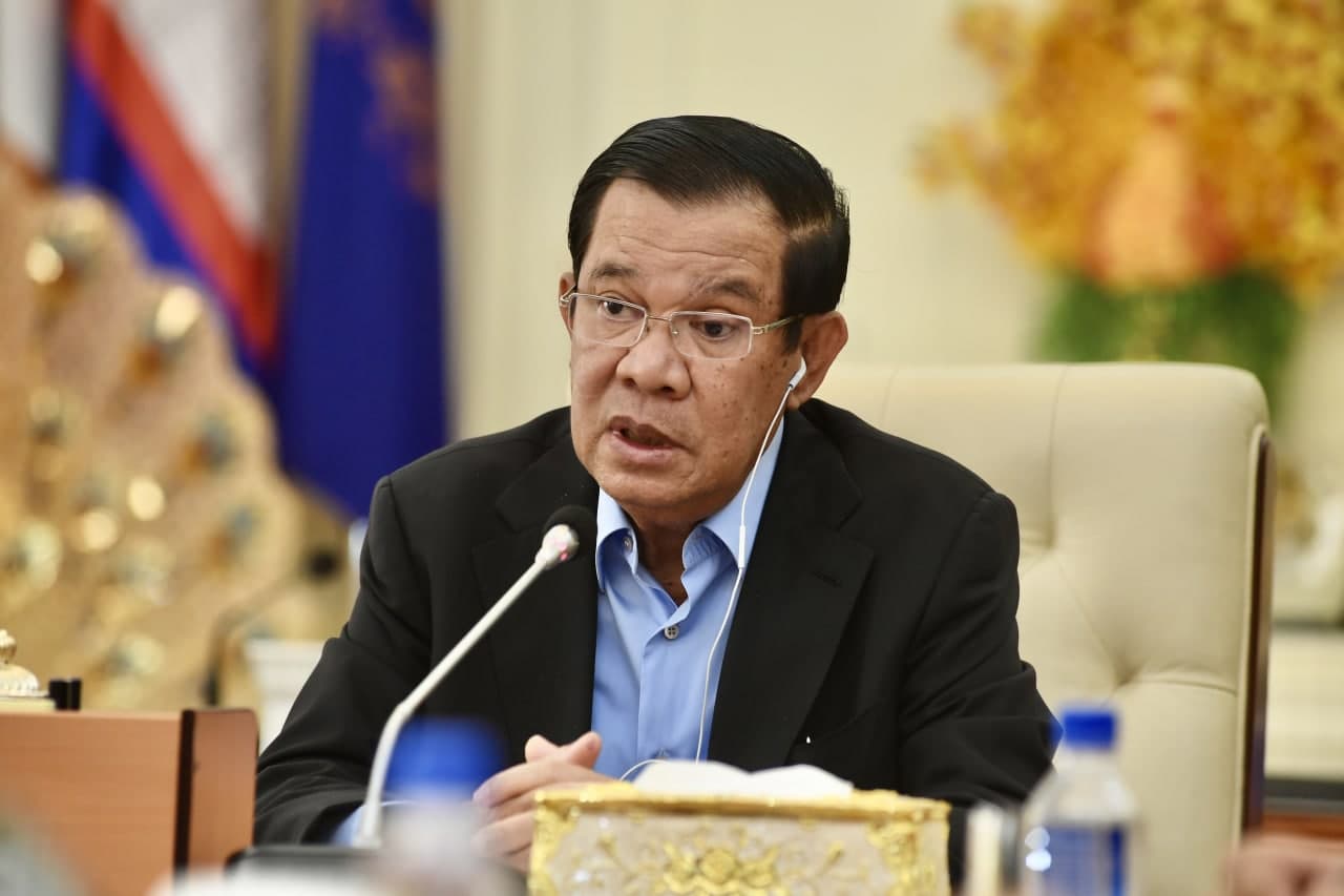 សម្ដេចតេជោ ហ៊ុន សែន ជួបពិភាក្សាការងារជាមួយ នាយករដ្ឋមន្រ្តីសិង្ហបុរី តាមប្រព័ន្ធវីដេអូ