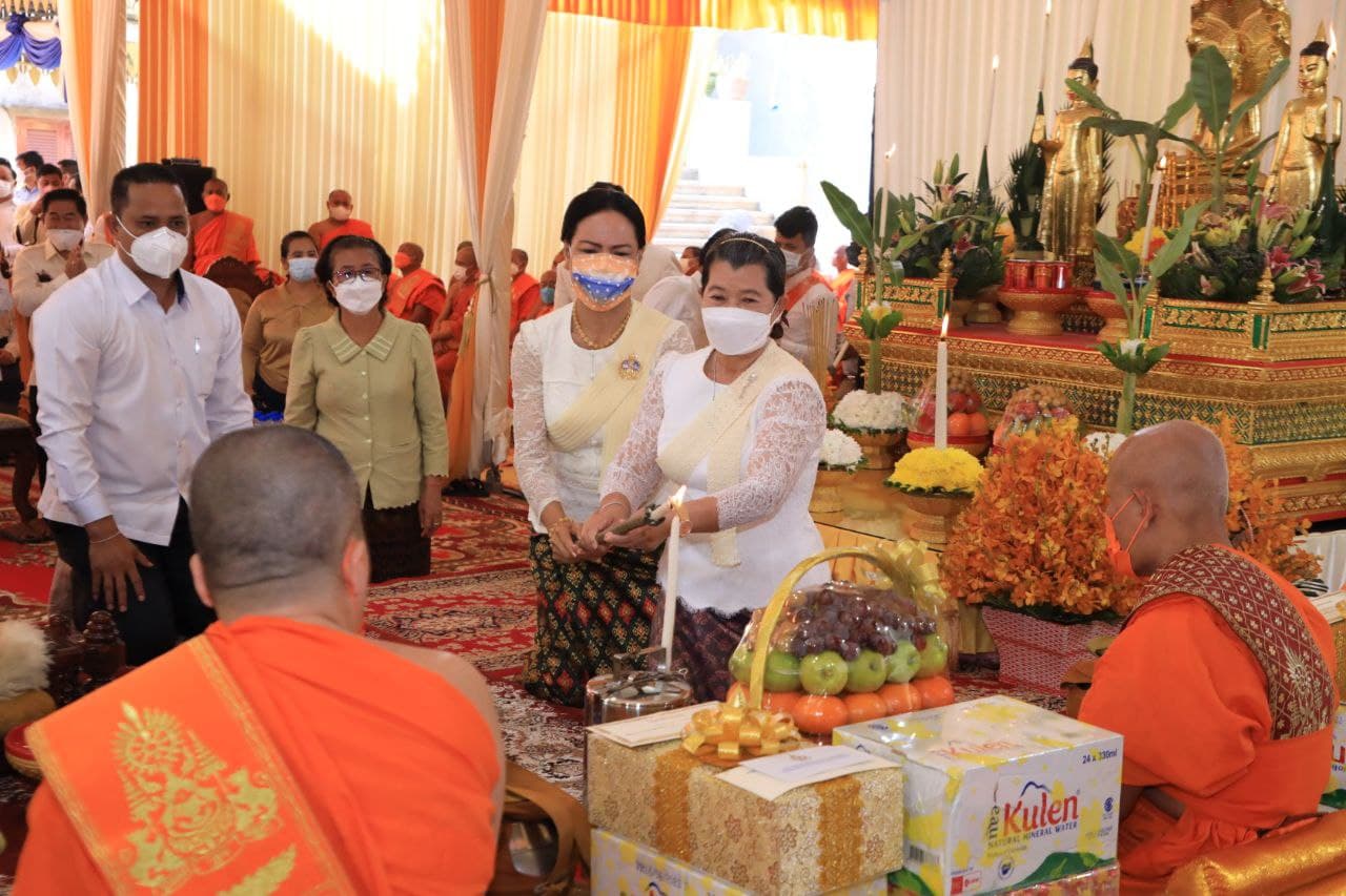 លោកជំទាវ ម៉ែន សំអន អញ្ជើញចូលរួមក្នុងពិធីបុណ្យចម្រើនអាយុវឌ្ឍនមង្គល ៩១ព្រះវស្សា យាងចូល ៩២ព្រះវស្សា ថ្វាយចំពោះសម្តេចព្រះអគ្គមហាសង្ឃរាជាធិបតីកិត្តិឧទ្ទេសបណ្ឌិត ទេព វង្ស