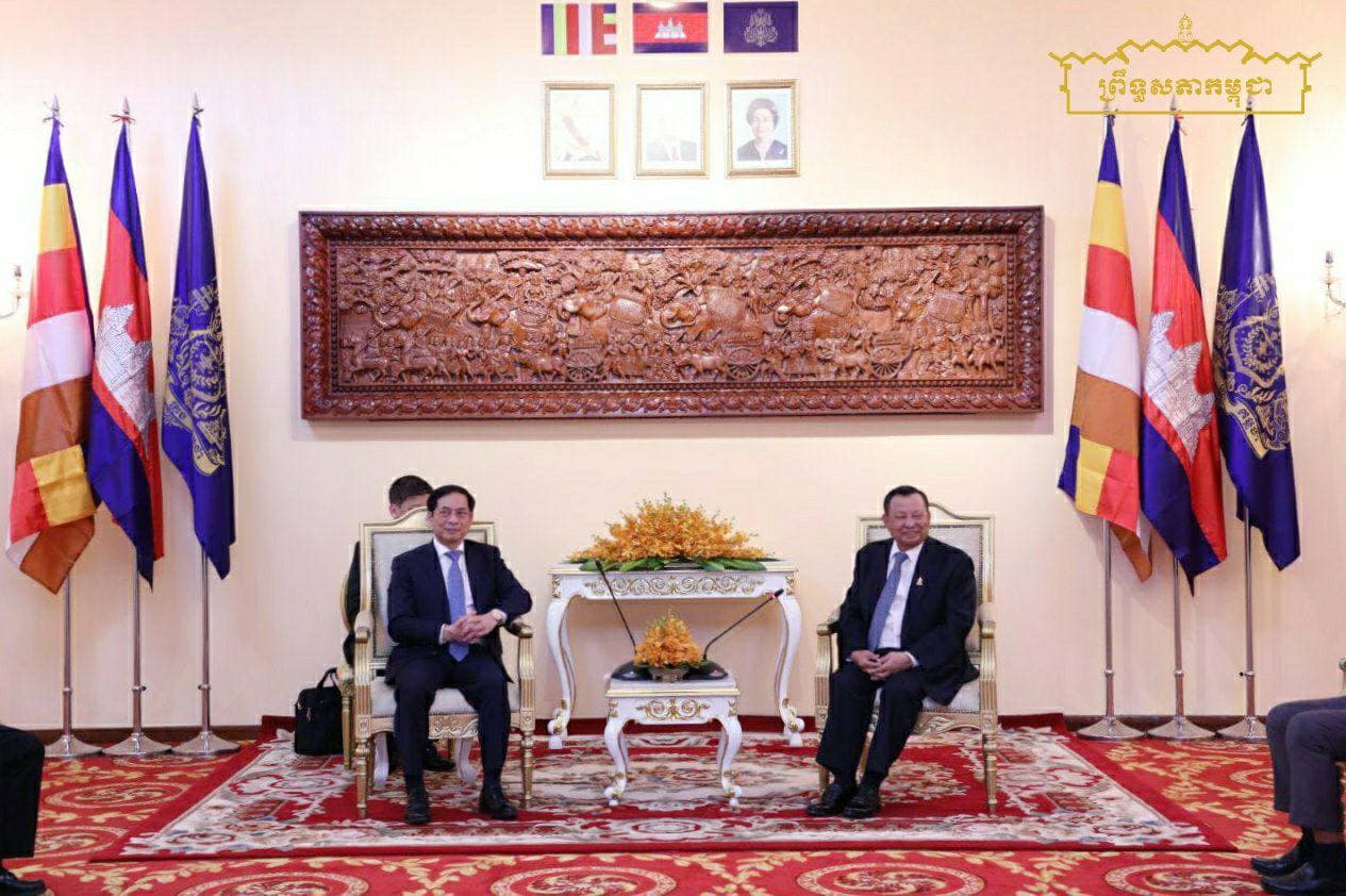 សម្តេចប្រធានព្រឹទ្ធសភាទទួលជួបរដ្ឋមន្ត្រីការបរទេសវៀតណាម