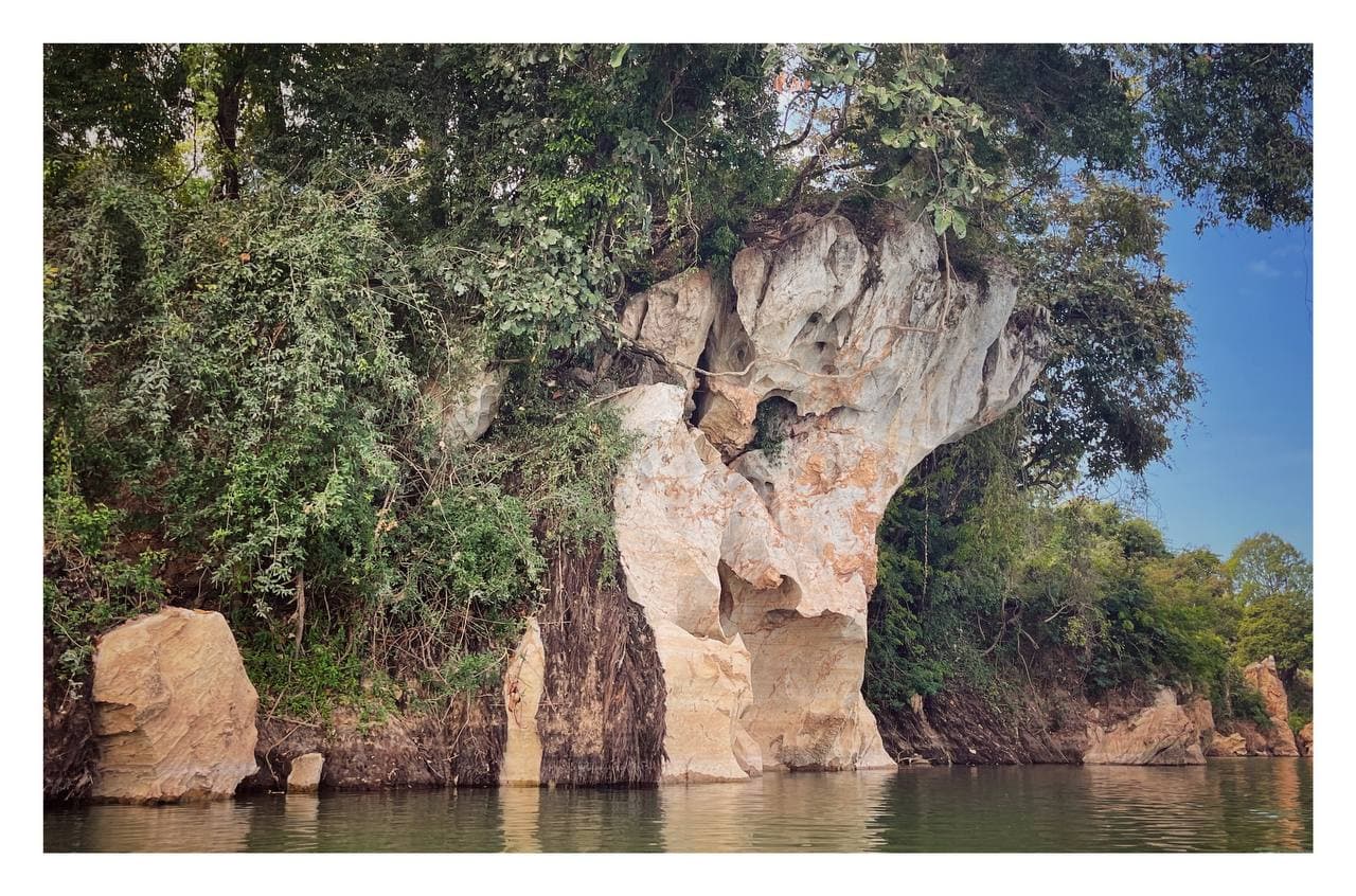 ថ្មកំបោរនៅតាមបណ្តោយទន្លេមេគង្គលើ 🇰🇭