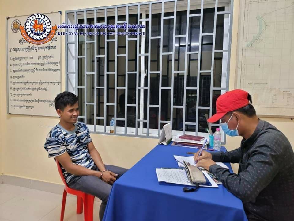 ខឹងបងថ្លៃ ស៊ីដាច់លុយ ២០ម៉ឺនរៀល គំរាមសម្លាប់ ដុតផ្ទះ ត្រូវនគរបាលឃាត់ខ្លួន