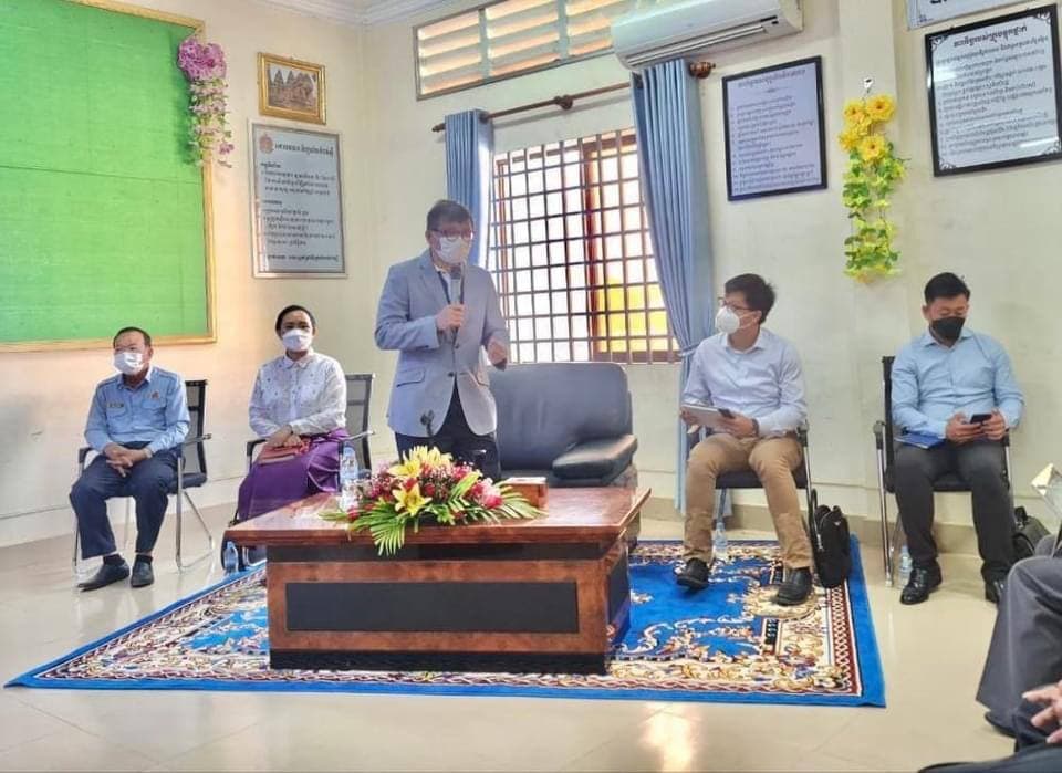 រដ្ឋមន្រ្តីក្រសួងអប់រំចុះពិនិត្យ ដំណើរការ បង្រៀន និងរៀននៅវិទ្យាល័យ ធនធាន កំពង់ស្ពឺ ដើម្បីស្វែងយល់ពីស្ថានភាពពិតរបស់សាលារៀនក្នុងខេត្ត កំពង់ស្ពឺ