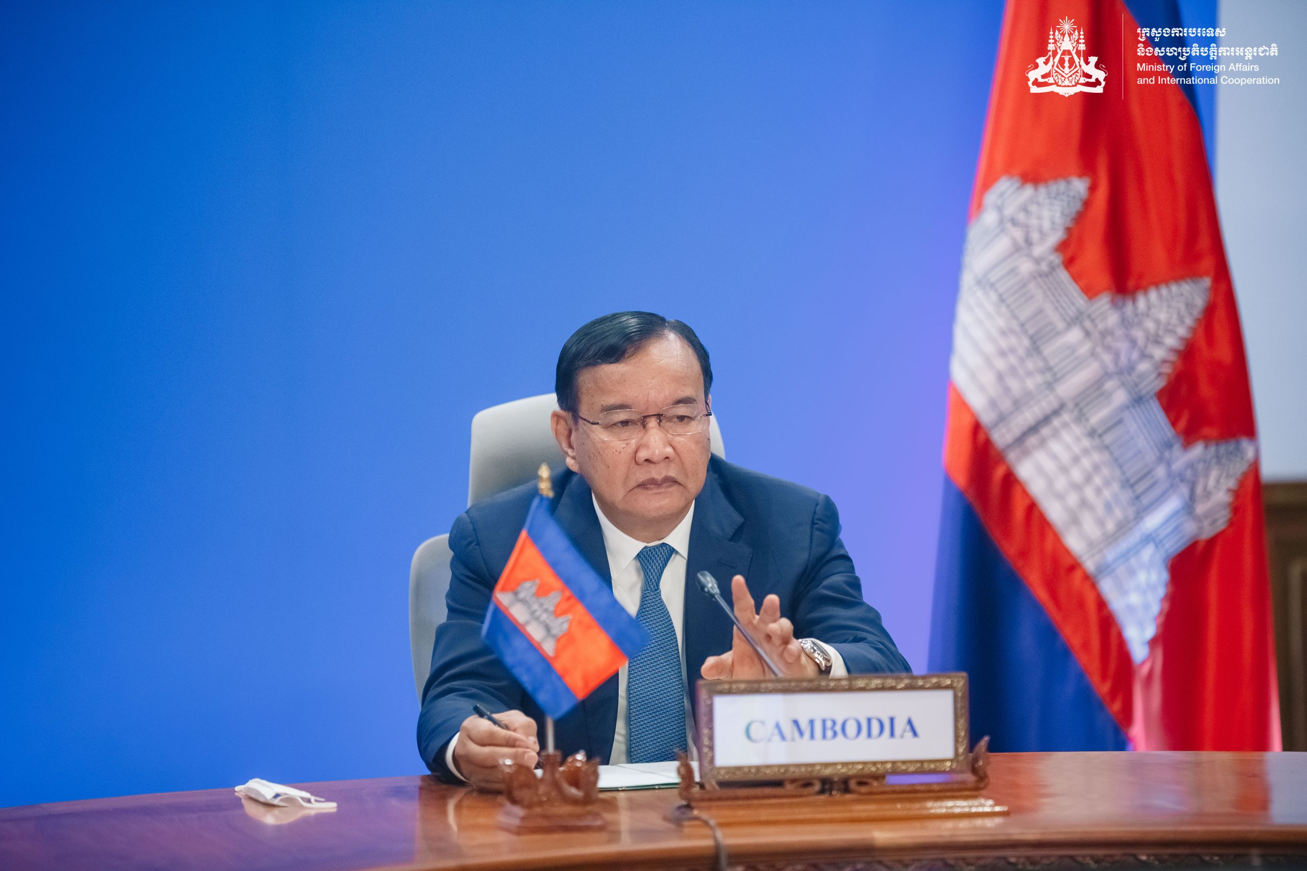 កម្ពុជា-ព្រុយណេរ បានឯកភាពគ្នាថា  អាស៊ានគួរតែបន្ត​បង្កើត​ដំណើរ​ការសន្ទនា​មួយប្រកបដោយបរិយាបន្នដែលមីយ៉ាន់ម៉ាធ្វើ​ជាម្ចាស់ និងដឹកនាំ ដើម្បីបញ្ចប់​អំពើ​ហឹង្សា ទប់ស្តាត់មិនឱ្យលក្ខណ្ឌ​មនុស្សធម៌កាន់តែអាក្រក់ និងទទួល​បាននូវ​សន្តិភាពយូរអង្វែង