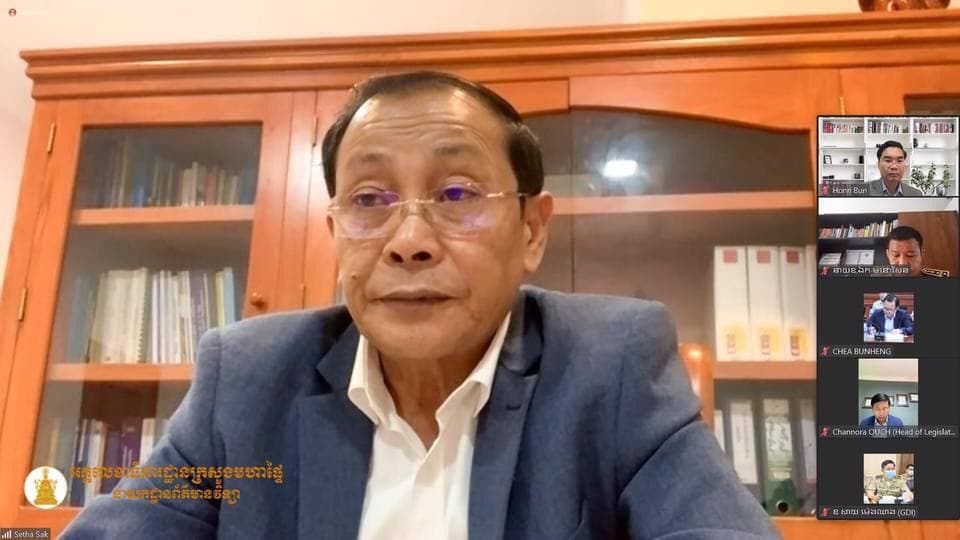 សេចក្តីព្រាងអនុក្រឹត្យ ស្តីពីការគ្រប់គ្រងអាកាសយានគ្មានមនុស្សបើក ឬ ដ្រូន បានបើកកិច្ចប្រជុំពិនត្យ ដើម្បីធានាសន្តិសុខសណ្តាប់សាធារណៈនៅកម្ពុជា