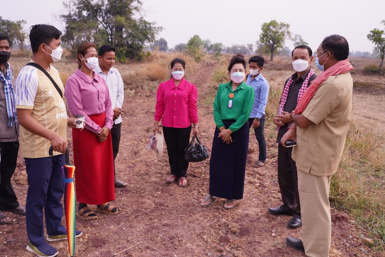 ប្រជាពលរដ្ឋអរគុណ លោកជំទាវ ឧកញ្ញាម៉ៅ ម៉ាល័យ កែ គឹមយ៉ាន ដែលបានជួកសាងផ្លូវលំមួយខ្សែប្រវែង ៤៣០០ម៉ែត្រ ក្នុងភូមសាស្ត្រ ឃុំថ្មពួក ស្រុកថ្មពួក