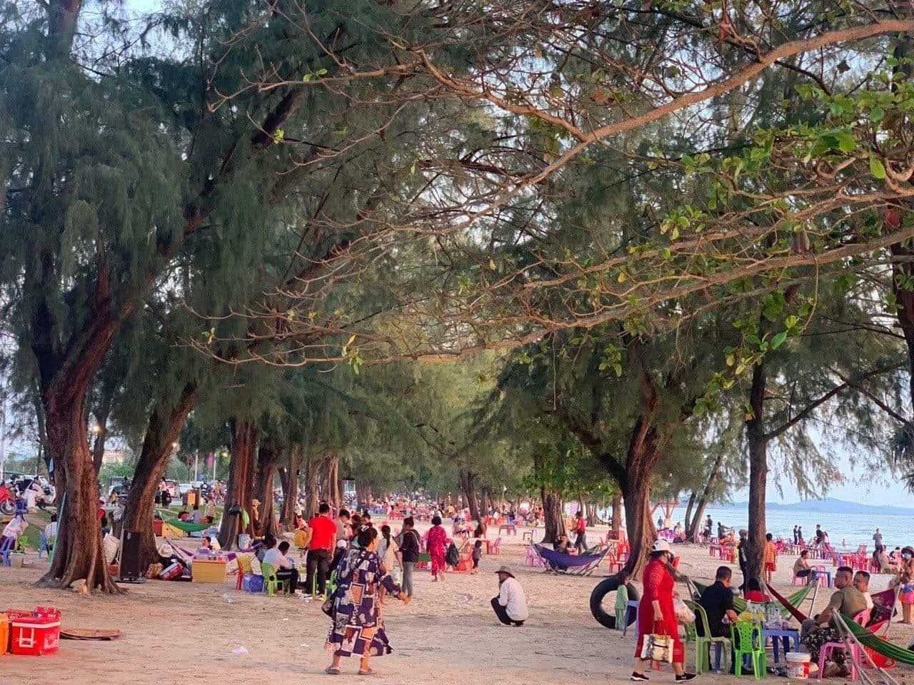 ចុងសប្ដាហ៍នេះ! ទេសចរជាង ២១ម៉ឺននាក់ បានចេញដើរកម្សាន្ត ខណៈខេត្តព្រះសីហនុ មានជាង ៦ម៉ឺននាក់