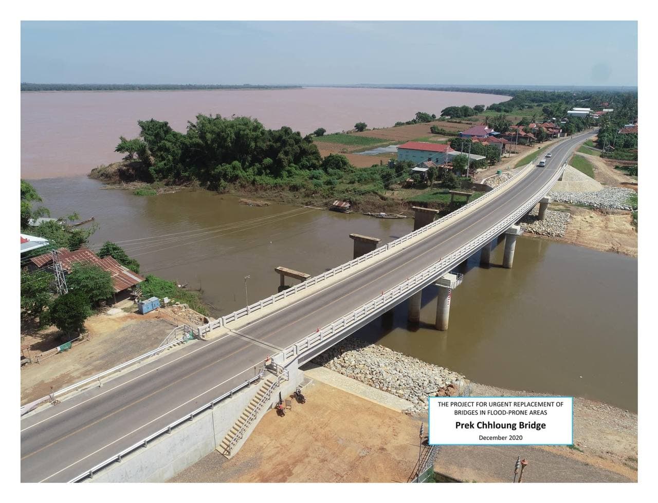 សម្តេចតេជោ ហ៊ុន សែន រួមជាមួយឯកអគ្គរដ្ឋទូតជប៉ុនប្រចាំនៅកម្ពុជា Mikami Masahiro សម្ពោធដាក់ឱ្យប្រើប្រាស់ស្ពាន៧កន្លែង ស្ថិតនៅក្នុងខេត្តក្រចេះ និងព្រៃវែង ជាជំនួយរបស់រដ្ឋាភិបាលជប៉ុន តម្លៃប្រមាណ ៣៥លានដុល្លារអាមេរិក