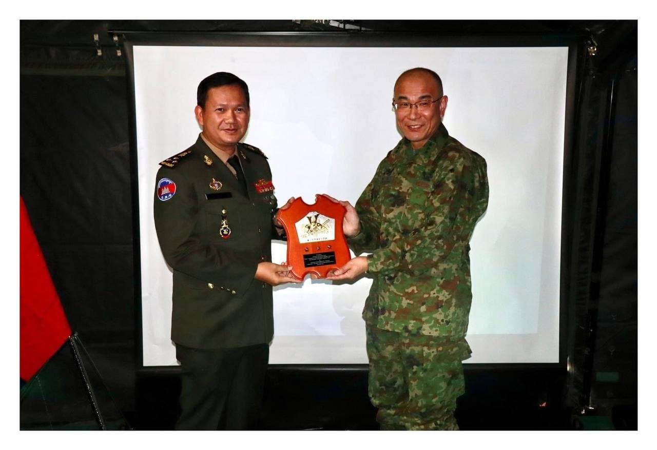 នៅថ្ងៃទី១៦ កុម្ភៈ ២០២២ មេទ័ពជើងគោកកម្ពុជា លោក ហ៊ុន ម៉ាណែត បំពេញទស្សនកិច្ចនៅអង្គភាពឆត្រយោង និងសាលាទ័ពជំនាញរបស់កងស្វ័យការពារជប៉ុន