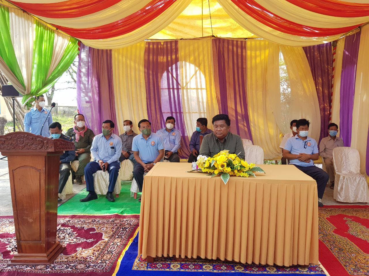 អំណោយ ឧកញ៉ា ឡូវ ហ៊ឺង ជាផ្លូវលំក្រាលដី០១ខ្សែប្រវែង១២៦២ម៉ែត្រ គ្រោងចំណាយថវិកាប្រមាណ៥៥០០ដុល្លា បានប្រកាសបើកការដ្ឋានសាងសង់ជាផ្លូវការ