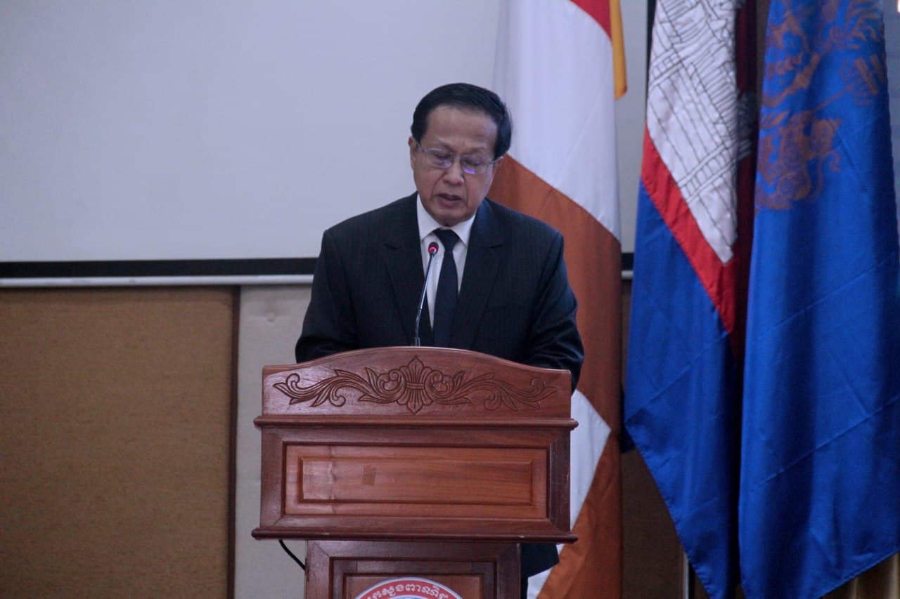 ក្រសួងពាណិជ្ជកម្ម សម្របសម្រួលបើកច្រកទីផ្សារ  និងជំរុញការនាំចេញ​ដំឡូង​មីស្ងួត ៤០ម៉ឺនតោន  ទៅតំបន់ស្វយ័តជនជាតិជាំងក្វាងស៊ី ប្រទេសចិន ចាប់​ពី​​ឆ្នាំ២០២២-២០២៣ (មានវីដេអូ)