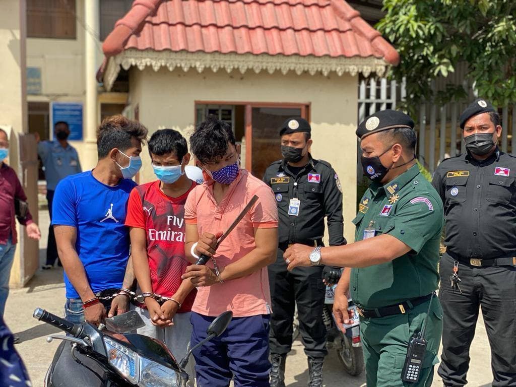 នគរបាលខណ្ឌដង្កោ បញ្ជូនជនសង្ស័យចោរប្លន់ ០៣នាក់ ទៅតុលាការចាត់ការតាមផ្លូវច្បាប់