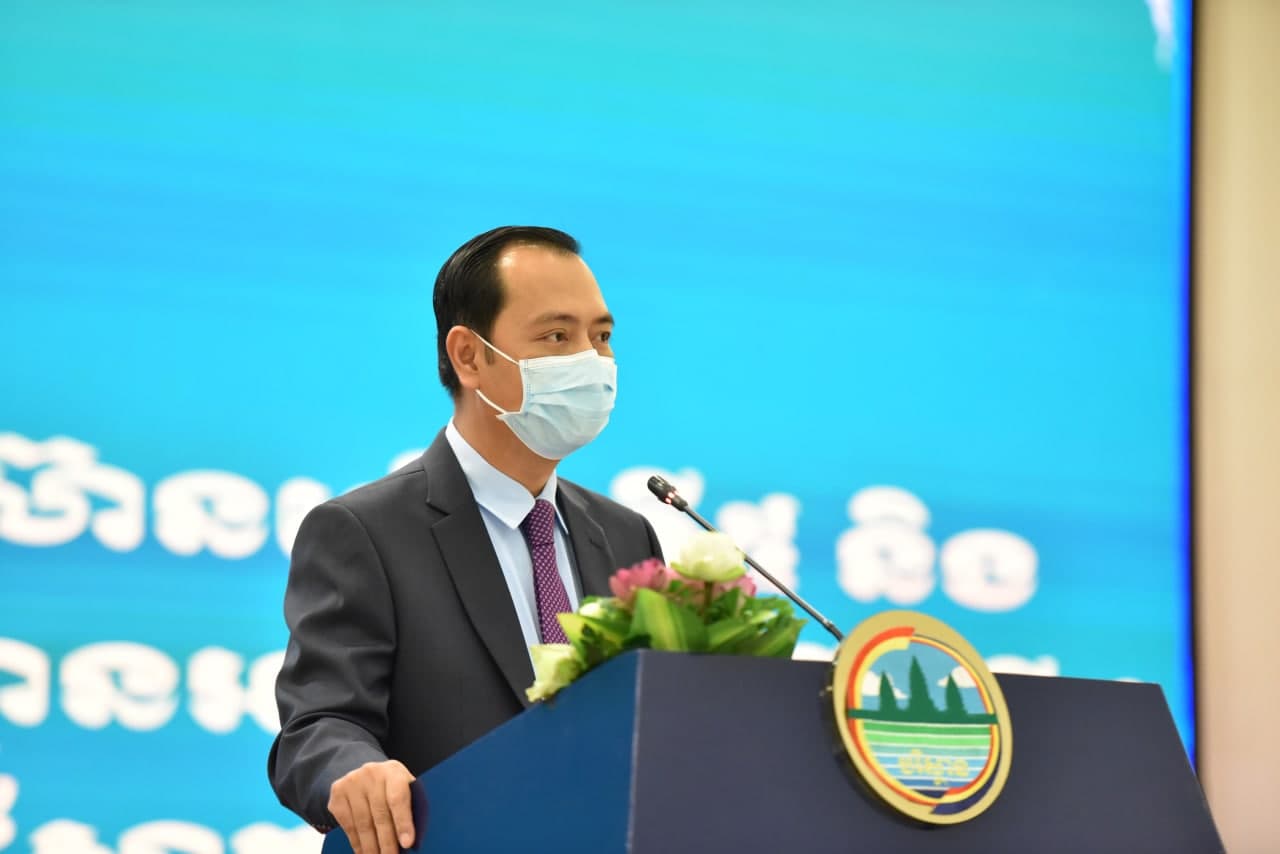 រាជធានី និងក្រុងកម្ពុជាចំនួនបួន បានទទួលពានរង្វាន់ ទីក្រុង និរន្តរភាពបរិស្ថានអាស៊ាននិងវិញ្ញាបនបត្រទទួលស្គាល់ដីស្អាត ទឹកស្អាត និងខ្យល់ស្អាត
