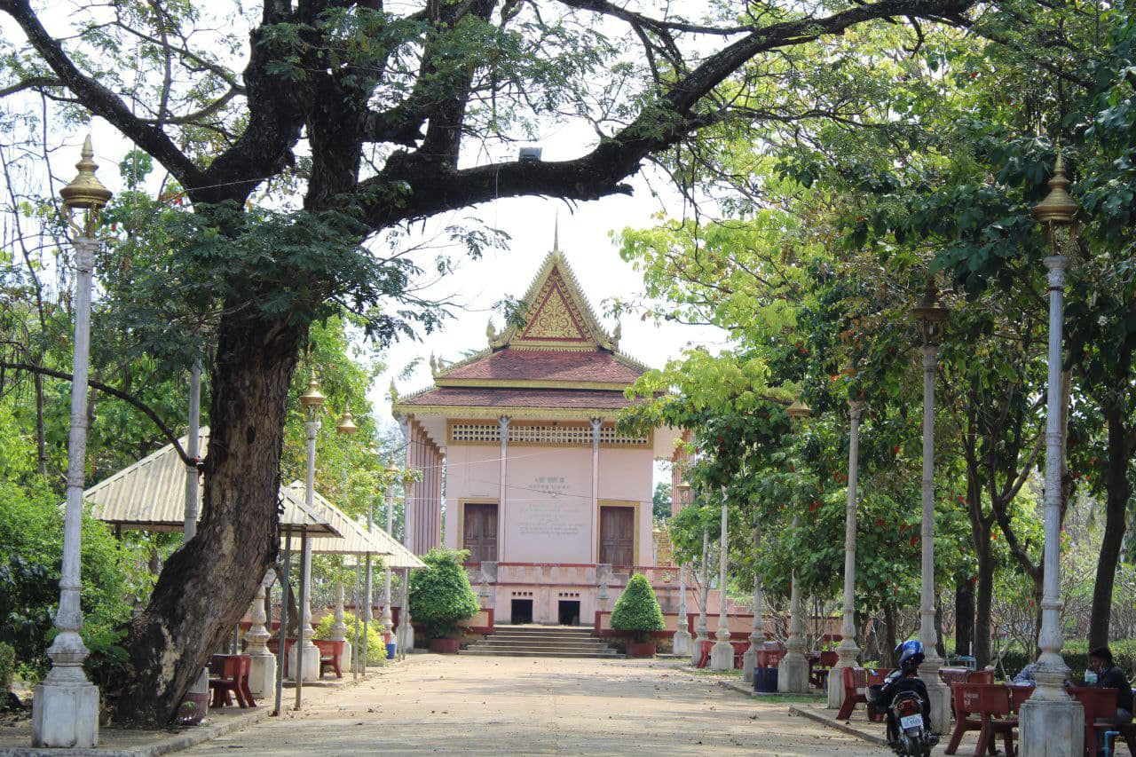 វត្តអារាម ជាមជ្ឈមណ្ឌលអប់រំមនុស្សគ្រប់រូបតាមឱវាទព្រះសម្មាសម្ពុទ្ធ និងជាគំរូផ្តល់តម្លៃលើកិច្ចគាំពារបរិស្ថាន ការការពារ និងអភិរក្សធនធានធម្មជាតិជីវៈចម្រុះផងដែរ។ វត្តចង្វាបុប្ផារាម អូររាំងឪ ស្ថិតនៅភូមិលេខ២ ឃុំគង់ជ័យ ស្រុកអូររាំងឪ  ខេត្តត្បូងឃ្មុំ។