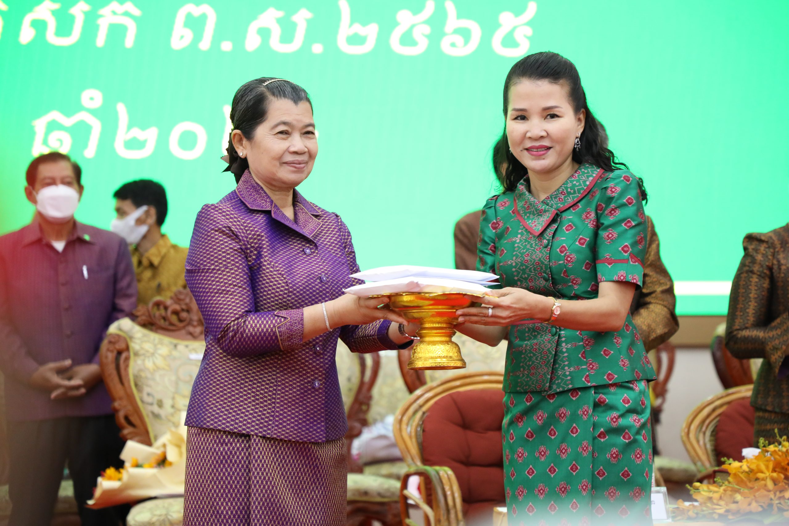 លោកជំទាវកិត្តិសង្គហបណ្ឌិត ម៉ែន សំអន អញ្ជើញចូលរួម អបអរសាទរ ទិវាអន្តរជាតិនារី ៨មីនានៅខេត្តកណ្តាល