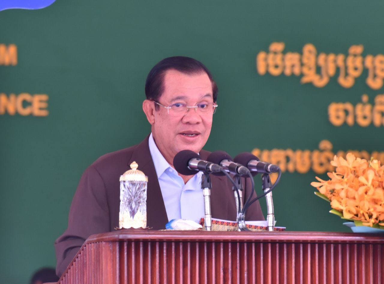 សម្តេចតេជោ ហ៊ុន សែន ណែនាំឱ្យពិនិត្យលទ្ធភាពបង្កើនល្បឿន កំណត់អតិបរមាសម្រាប់ការបើកបរ និងអំពាវនាវកុំឱ្យមានការ ដឹកលើសទម្ងន់