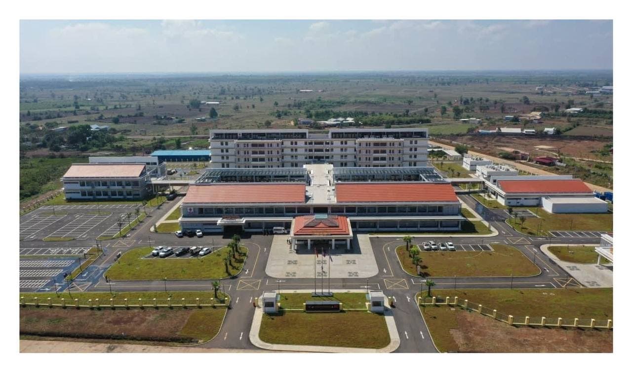 មន្ទីពេទ្យ មិត្តភាព កម្ពុជា -ចិន ត្បូងឃ្មុំ តម្លៃប្រមាណ ៥០ លានដុល្លារ ដែលត្រៀមសម្ពោធជាផ្លូវការនៅថ្ងៃស្អែក