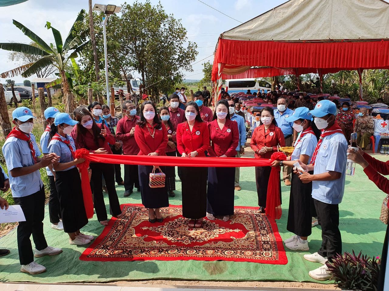 ស្ត្រីមេម៉ាយក្រីក្រនៅស្រុកស្វាយលើ បានទទួលផ្ទះមនុស្សធម៌ទី៨២ របស់សាខាកាកបាទក្រហមកម្ពុជា ខេត្តសៀមរាប