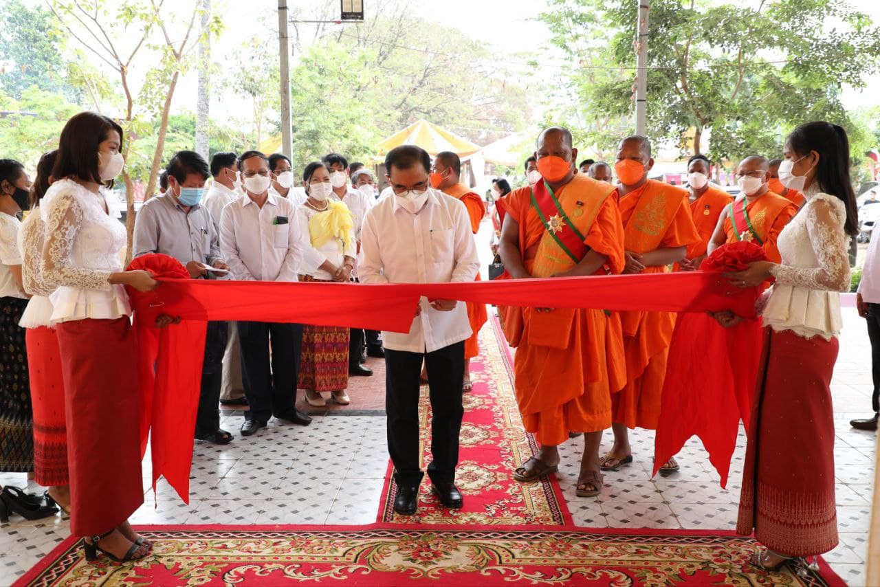 ឯកឧត្តម វេង សាខុន អញ្ជើញចូលរួម សម្ពោធឧបដ្ឋានសាលាវត្តព្រះកែវសាគរទ្រាន និងនាំយកអង្ករ ៣០០តោន ទៅចែកជូនបងប្អូនប្រជាពលរដ្ឋខេត្តគោលដៅចំនួន ០៧