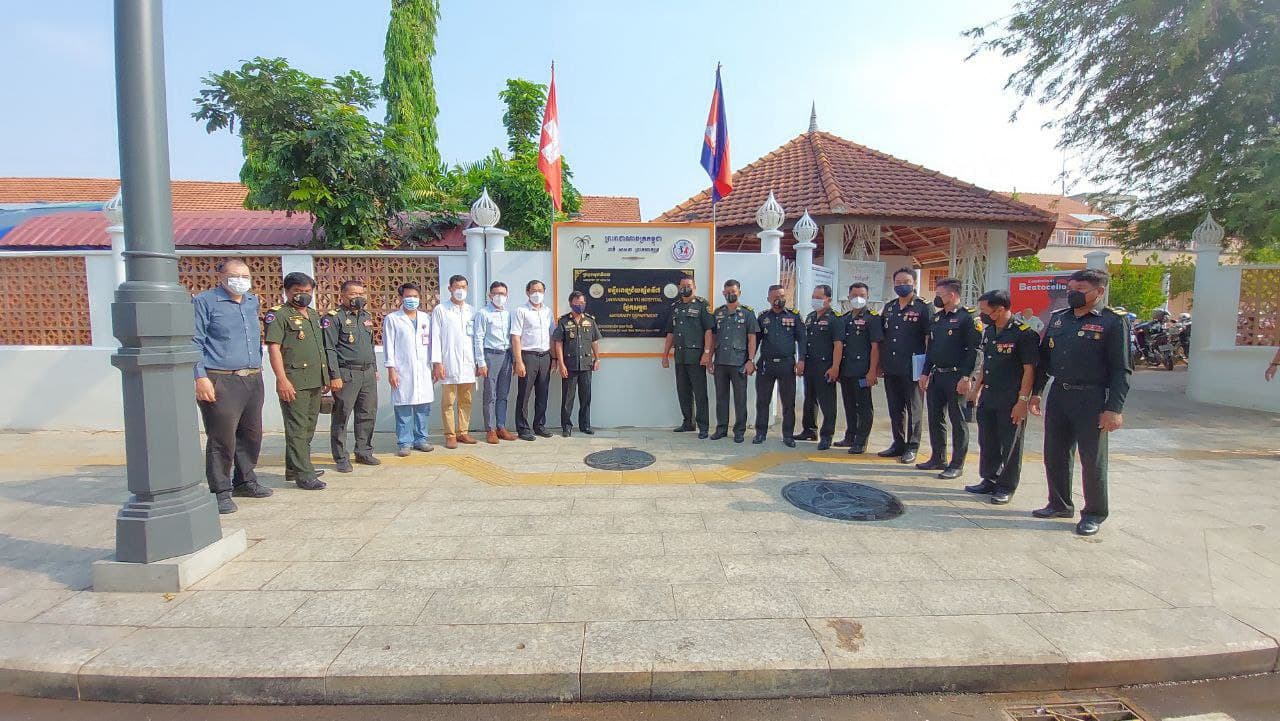 ឧត្តមសេនីយ៍ទោ មាស វណ្ណារី នាំយកថវិកាសប្បុរសធម៌ ទៅបរិច្ចាគជូនមន្ទីរពេទ្យគន្ធបុប្ផា និងមន្ទីរពេទ្យកុមារអង្គរ