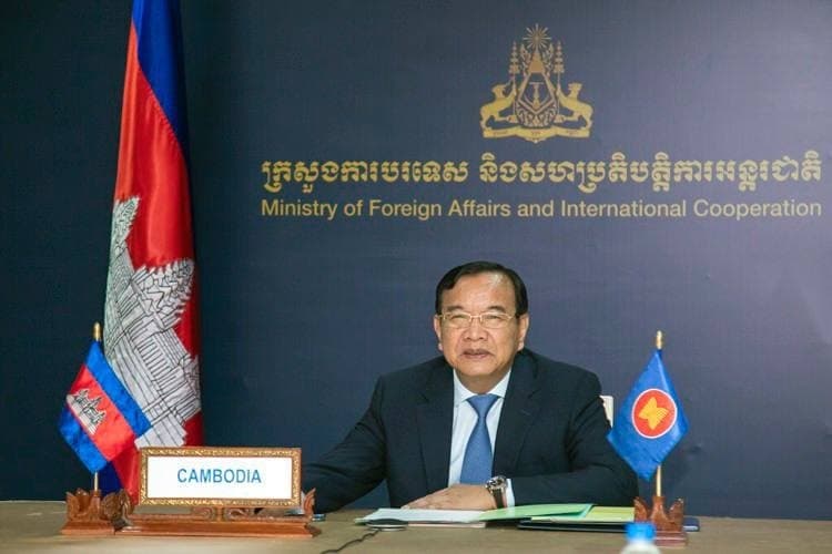 ប្រមុខការទូតកម្ពុជា បញ្ជាក់ថា កិច្ចប្រជុំពិសេសអាស៊ាន-អាមេរិក ដែលគ្រោងនឹងធ្វើឡើងនៅចុងខែនេះ ត្រូវបានលើកទៅពេលក្រោយទៀត
