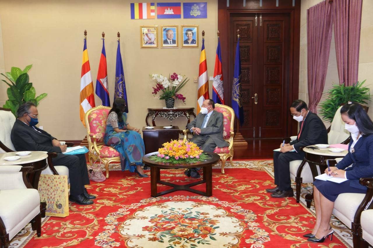 ឯកឧត្តមឧបនាយករដ្ឋមន្រ្តី ហោ ណាំហុងទទួលជួបលោកជំទាវបណ្ឌិត ដេវីយ៉ានី ខូប្រាហ្កាដ ឯកអគ្គរដ្ឋទូតវិសាមញ្ញនិងពេញ សមត្ថភាពនៃសាធារណរដ្ឋឥណ្ឌាប្រចាំកម្ពុជា
