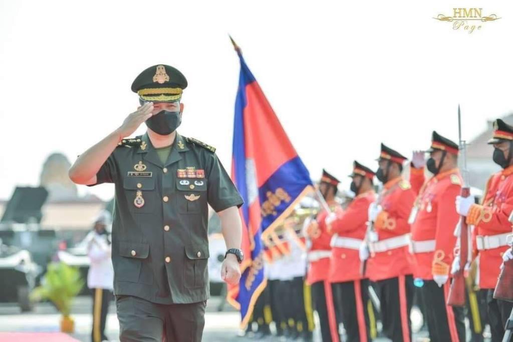 ឧត្តមសេនីយ៍ឯក ហ៊ុន ម៉ាណែត ៖ រយៈពេល ៣០ឆ្នាំមកនេះ បញ្ជាការដ្ឋានអង្គរក្សបានខិតខំបំពេញតួនាទី និងភារកិច្ចរហូតក្លាយជាកងឯកភាពឆ្នើមមួយ នៃកងយោធពលខេមរភូមិន្ទ