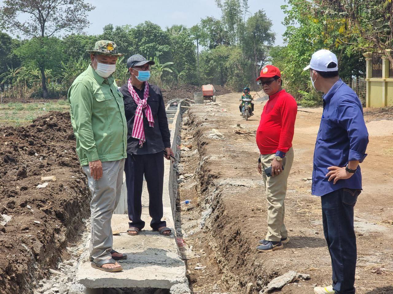 ឯកឧត្តម រ័ត្ន វិរៈ អញ្ជើញចុះពិនិត្យ ការងារអភិវឌ្ឍ និងជីវភាពសមាជិកបក្សក្នុងមូលដ្ឋាន ឃុំព្រះធាតុ