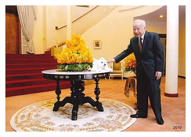 អាតូចប៉ាប៉ា