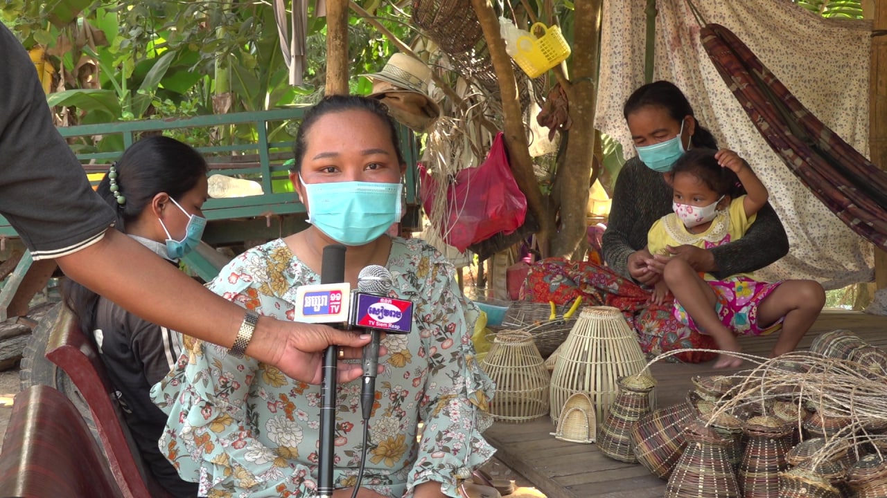 ពលរដ្ឋជាង ៧០ភាគរយរស់នៅក្នុងភូមិគោកដូងបានប្រកបមុខរបរធ្វើកន្ត្រក ជាល អង្រុត ឈ្នាង លក់សម្រាប់ទ្រទ្រង់ជីវភាពក្នុងគ្រួសារប្រចាំថ្ងៃ